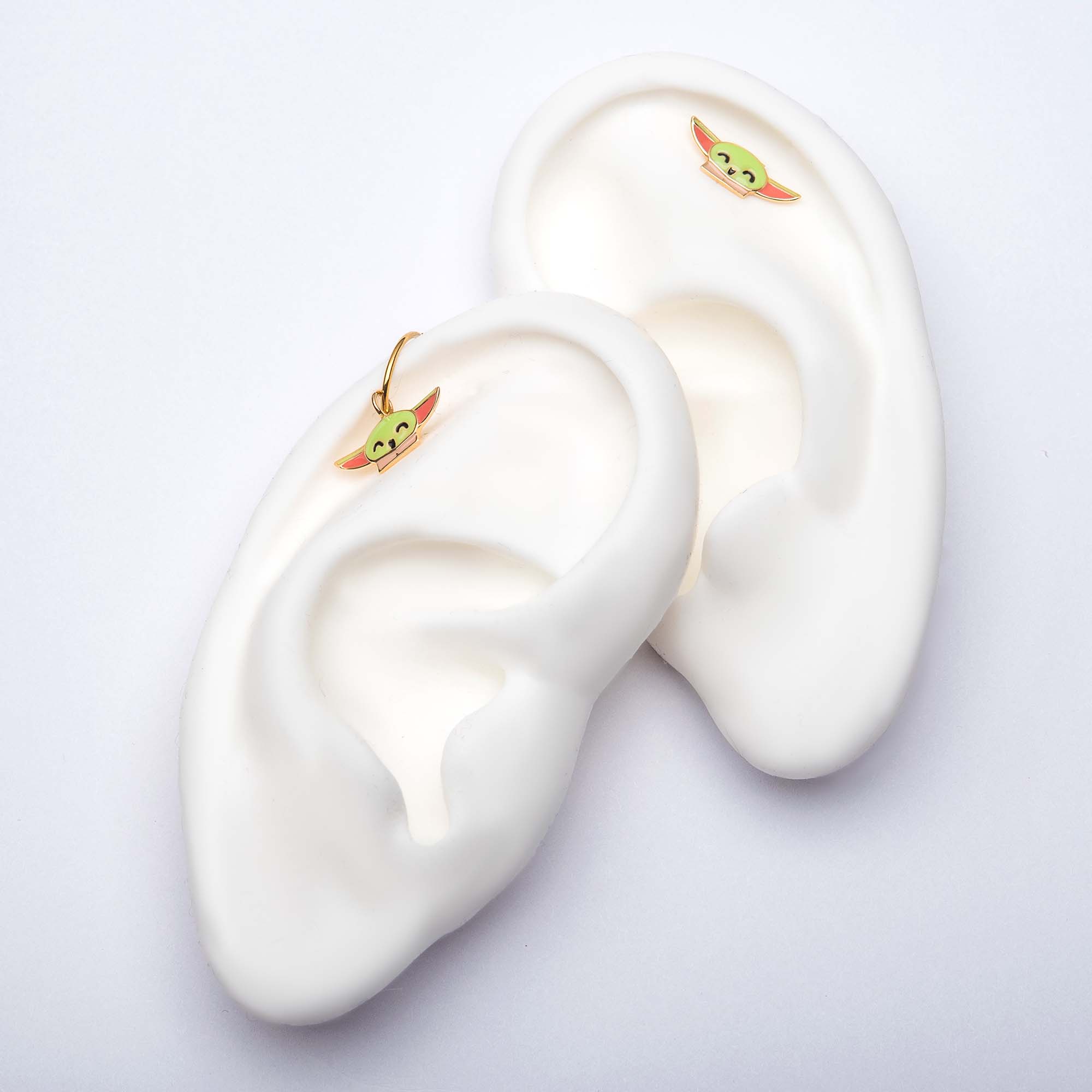 14Kt Gold Threadless with Enamel Star Wars Grogu The Child Top