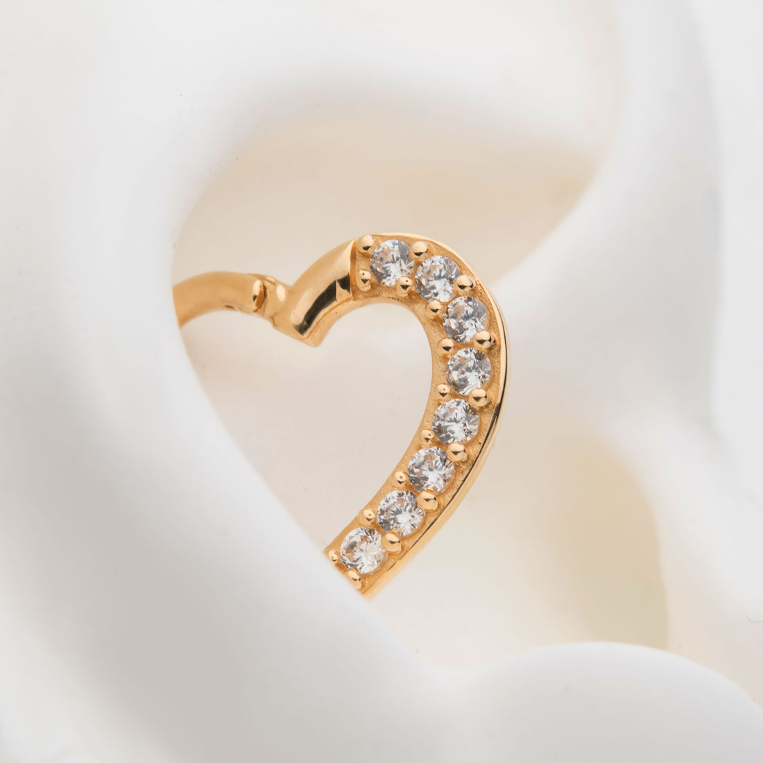 14kt Gold Prong Clear CZ Heart Front Facing Hinged Segment Clicker (For Right Ear)